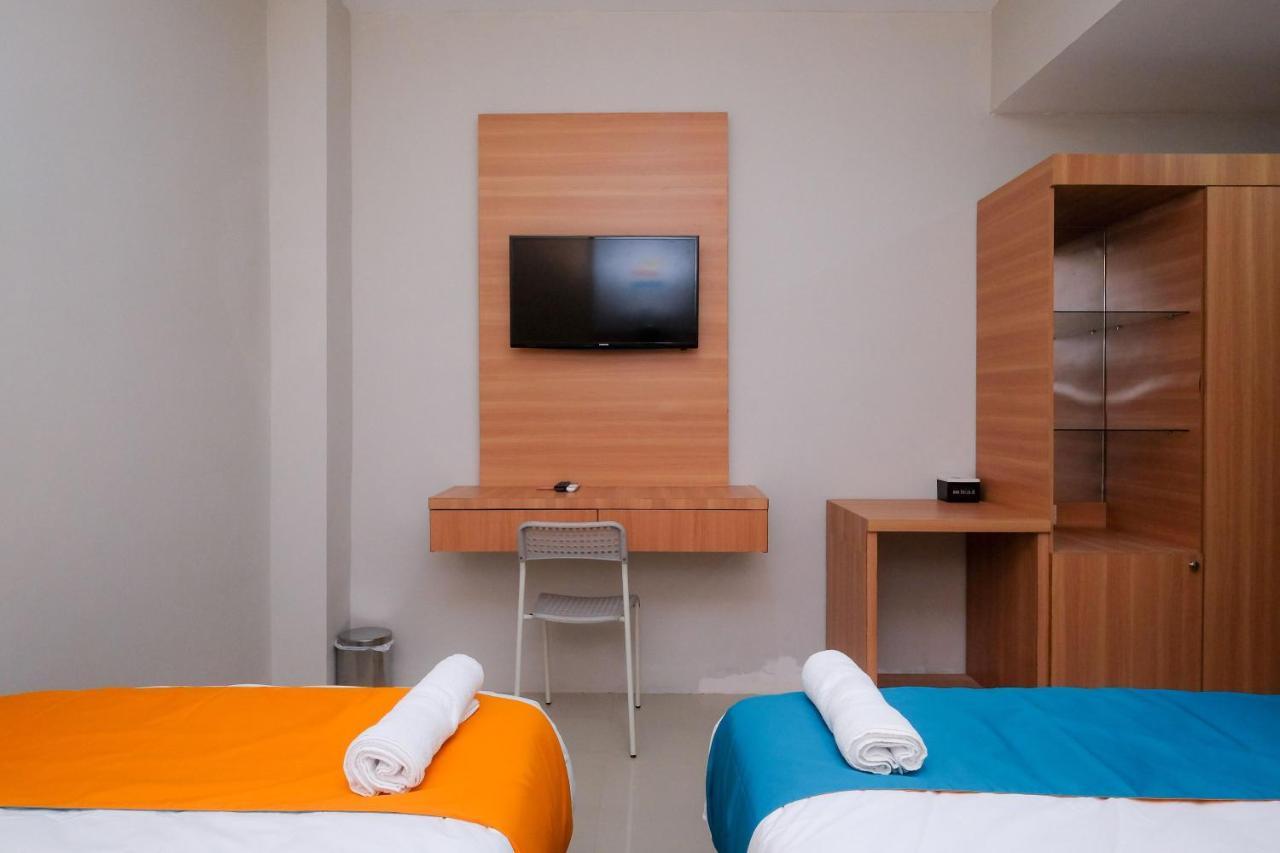 Sans Hotel Tiga Putri Semarang By Reddoorz Экстерьер фото