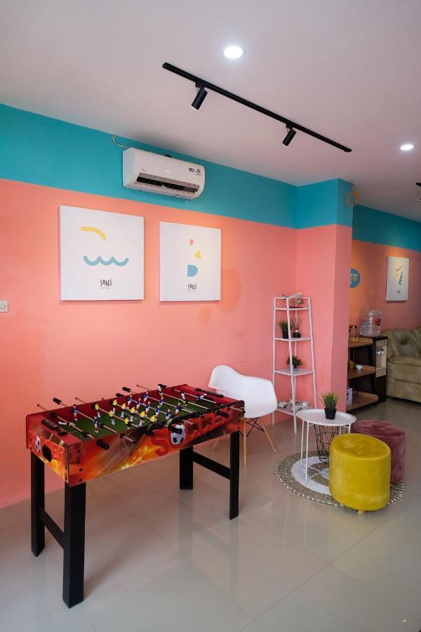 Sans Hotel Tiga Putri Semarang By Reddoorz Экстерьер фото